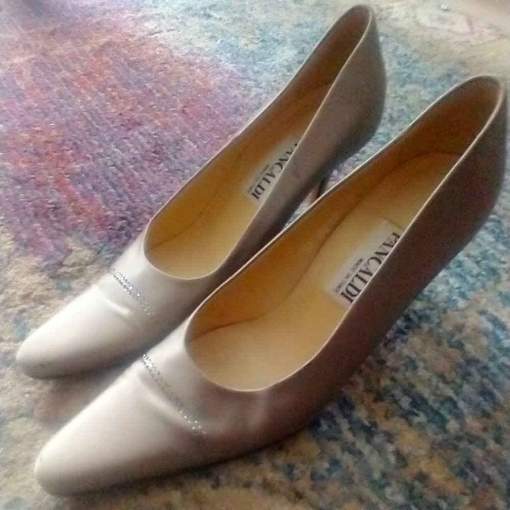 High heeled vintage Pumps